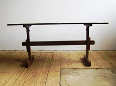 Gammelt spisebord