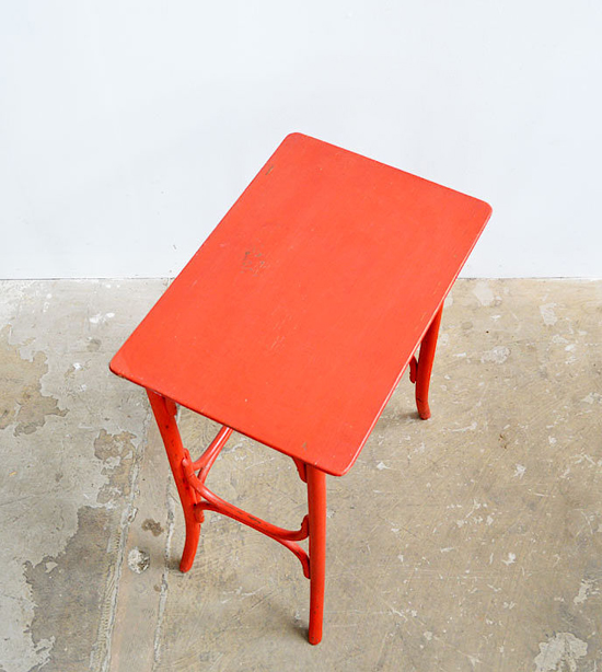Rødt bord