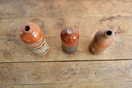 Gamle keramikk flasker